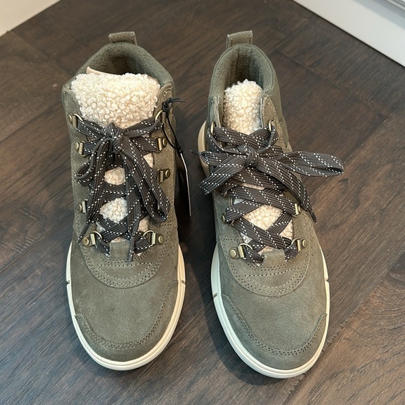 Sorel Women’s Explorer Next Hiker Waterproof Boots, size 8 - Picture 2 of 10